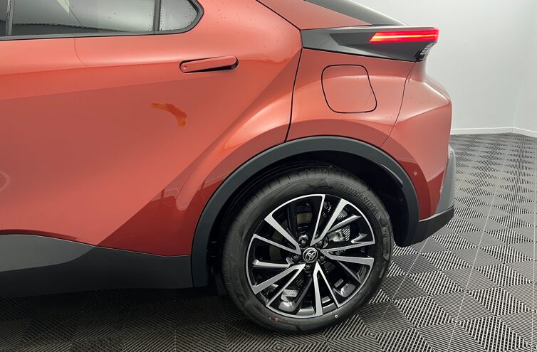 TOYOTA C-HR SUV Hybride rechargeable Essence