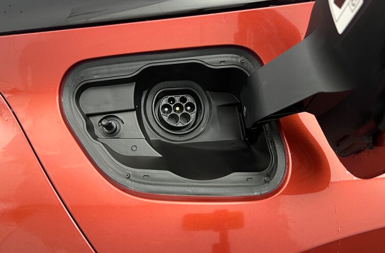 TOYOTA C-HR SUV Hybride rechargeable Essence