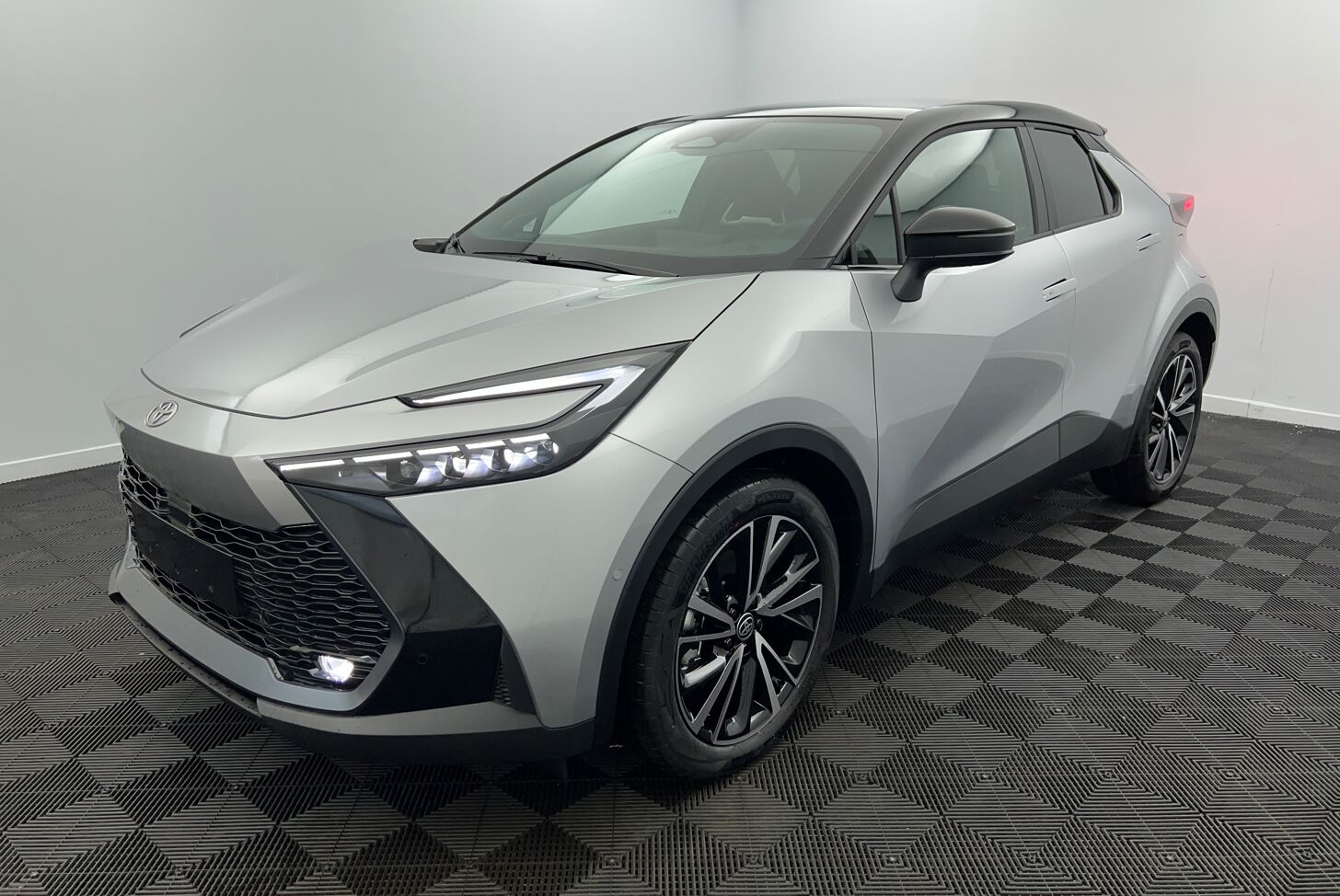TOYOTA C-HR SUV Hybride rechargeable Essence