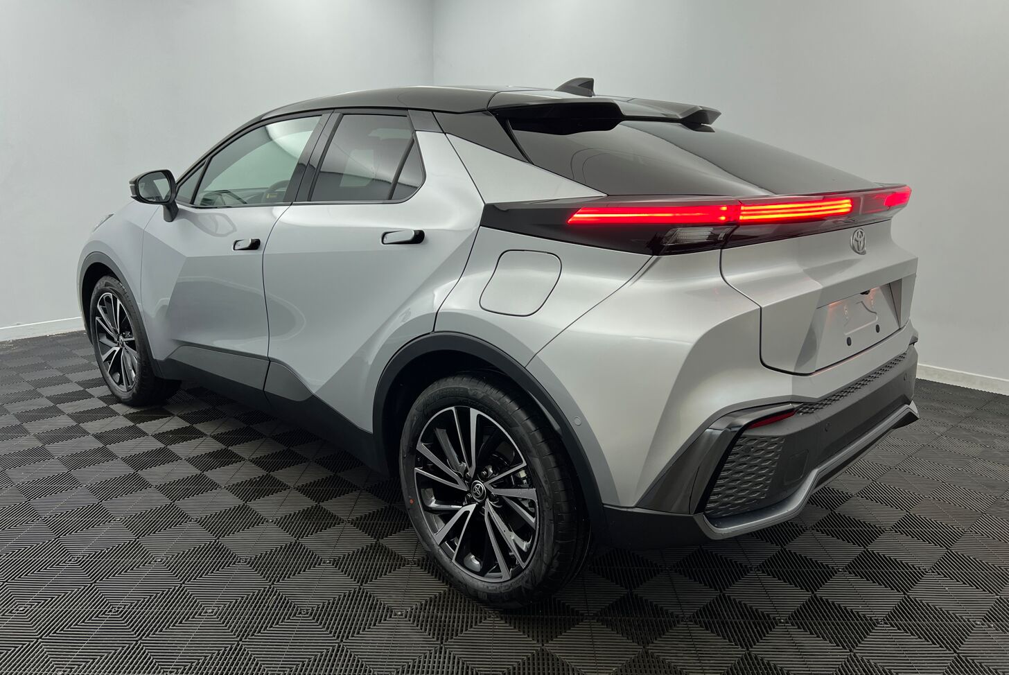 TOYOTA C-HR SUV Hybride rechargeable Essence