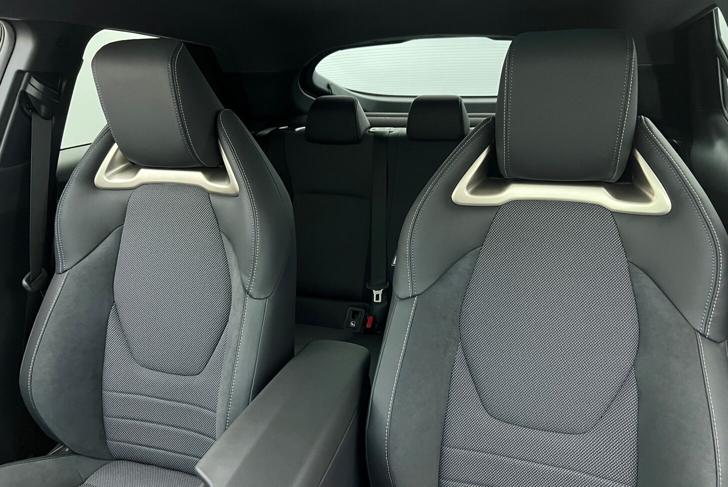 TOYOTA C-HR SUV Hybride rechargeable Essence