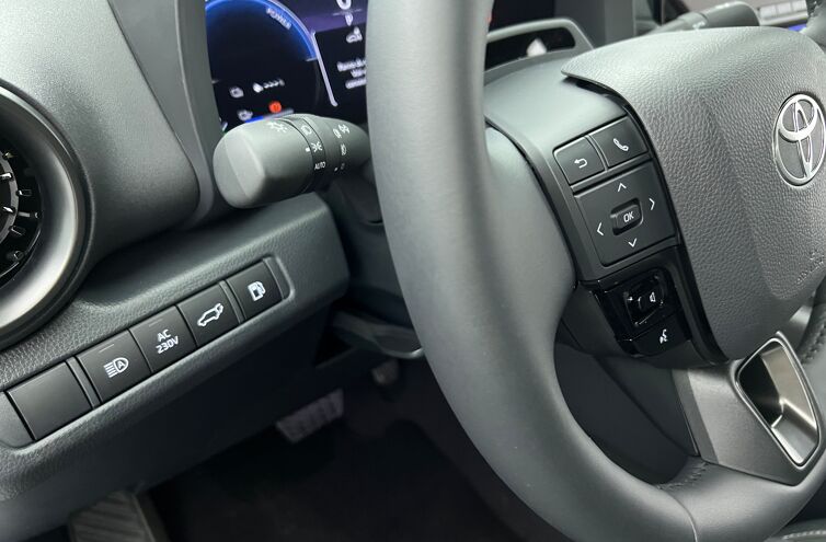 TOYOTA C-HR SUV Hybride rechargeable Essence