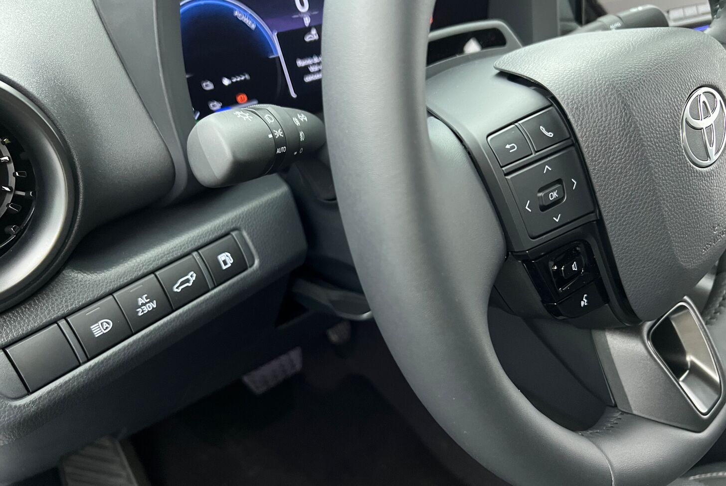 TOYOTA C-HR SUV Hybride rechargeable Essence