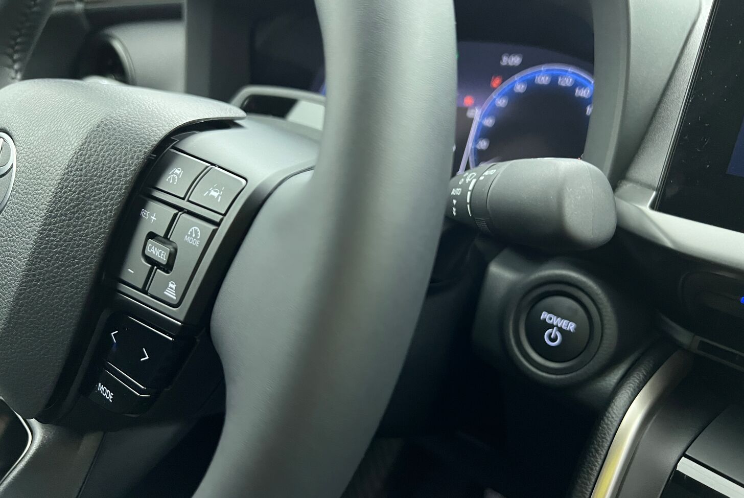 TOYOTA C-HR SUV Hybride rechargeable Essence