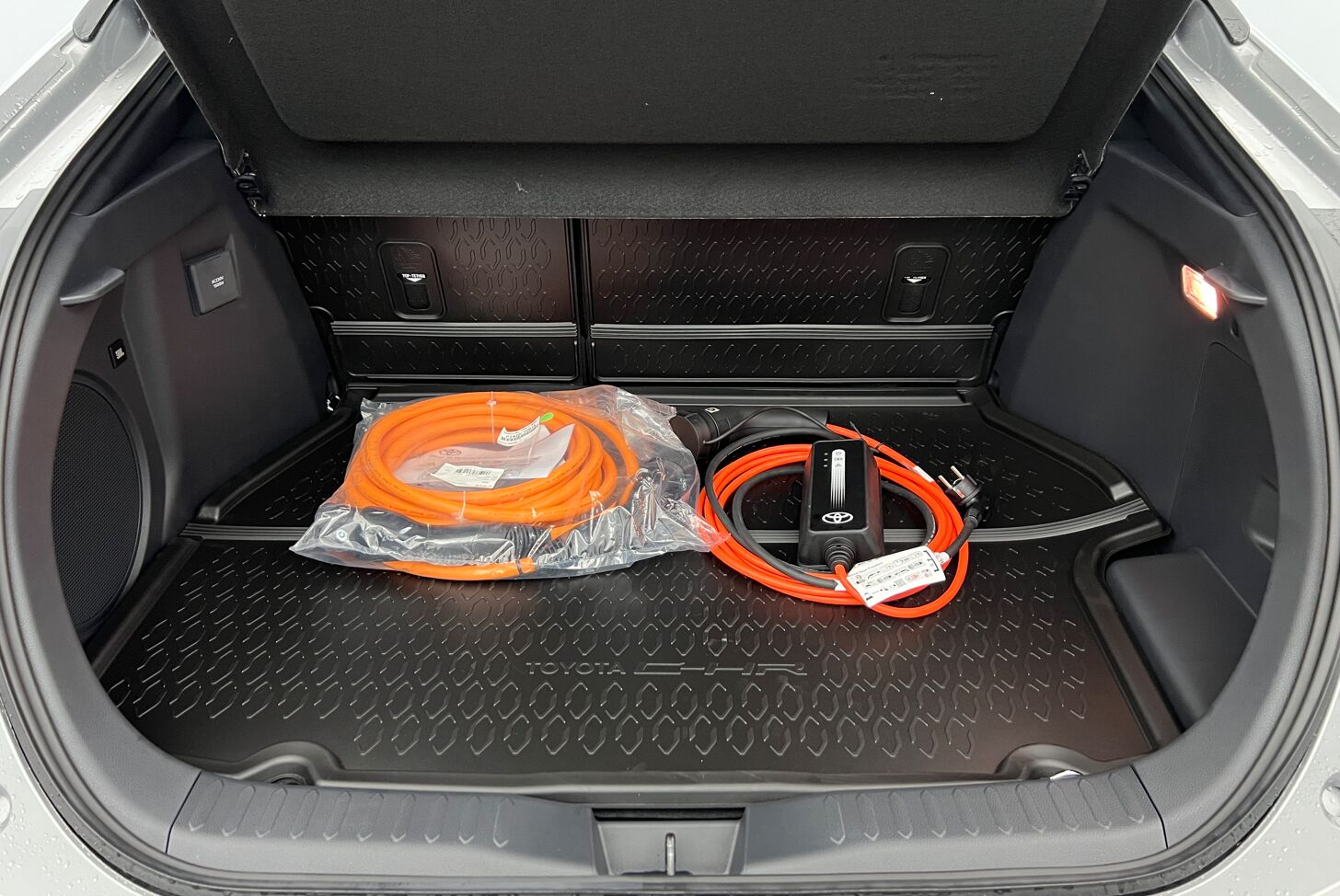 TOYOTA C-HR SUV Hybride rechargeable Essence