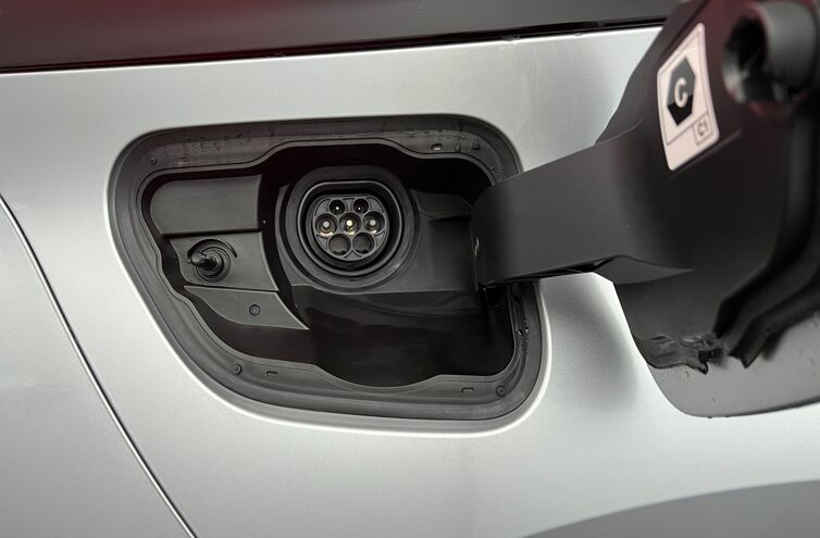 TOYOTA C-HR SUV Hybride rechargeable Essence