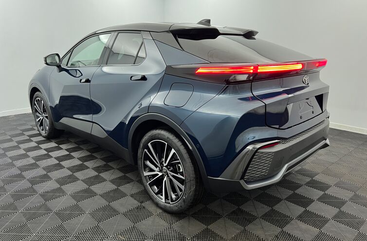 TOYOTA C-HR SUV Hybride rechargeable Essence