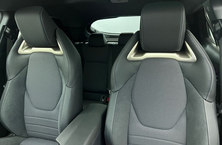 TOYOTA C-HR SUV Hybride rechargeable Essence