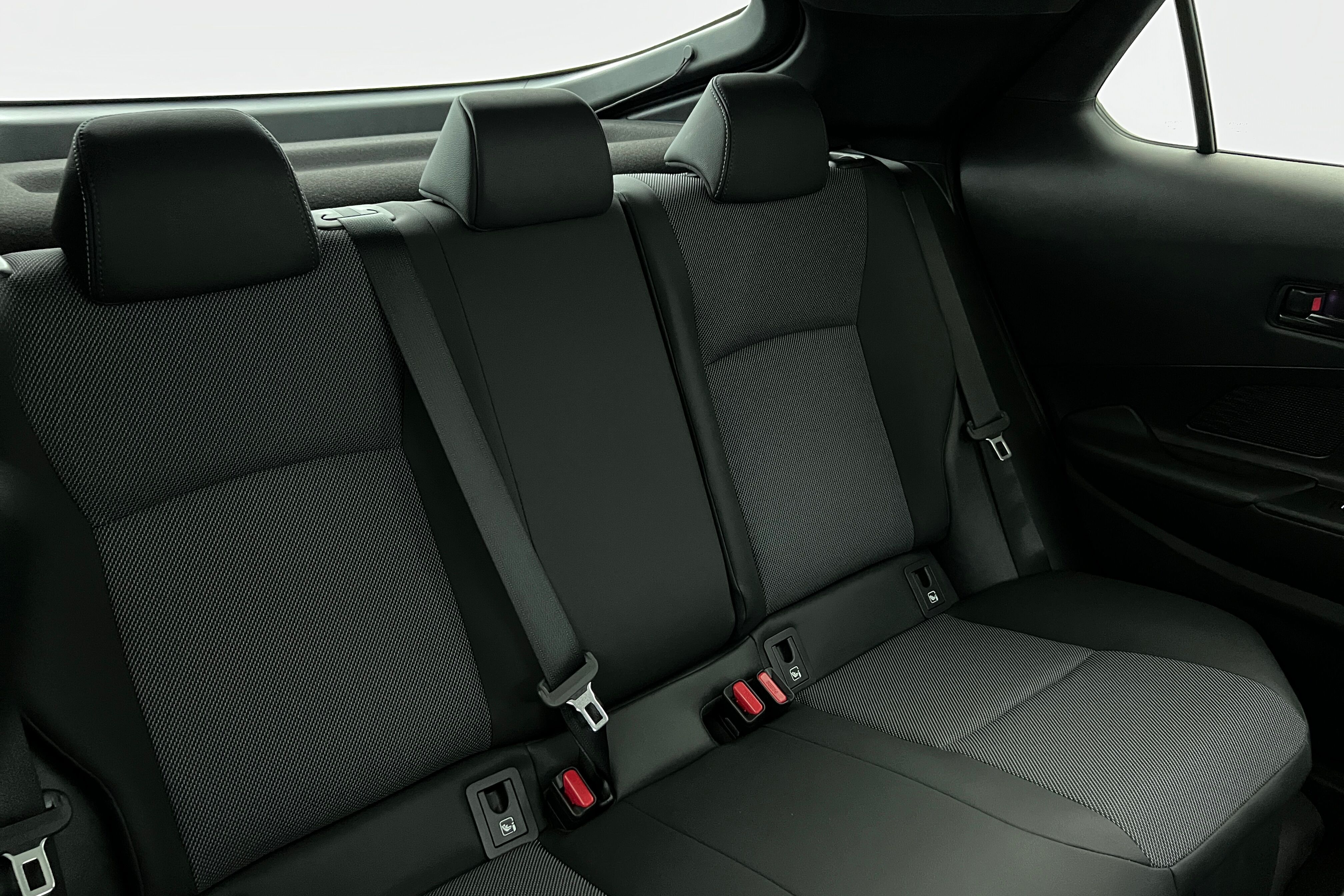 TOYOTA C-HR SUV Hybride rechargeable — photo 14