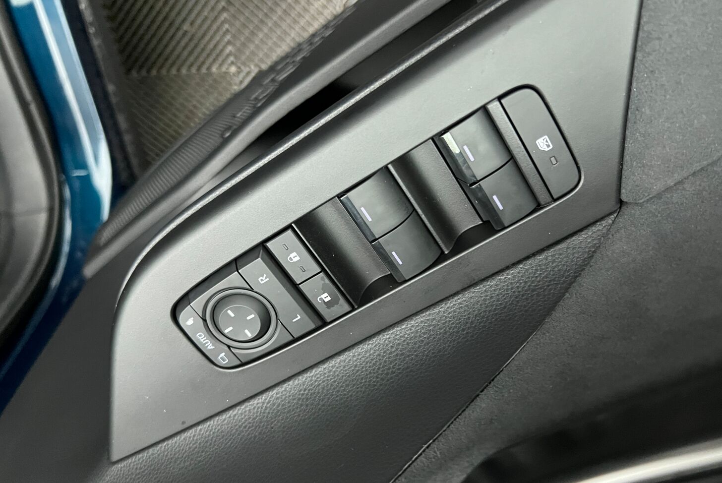 TOYOTA C-HR SUV Hybride rechargeable Essence