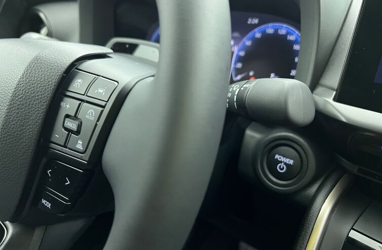 TOYOTA C-HR SUV Hybride rechargeable Essence