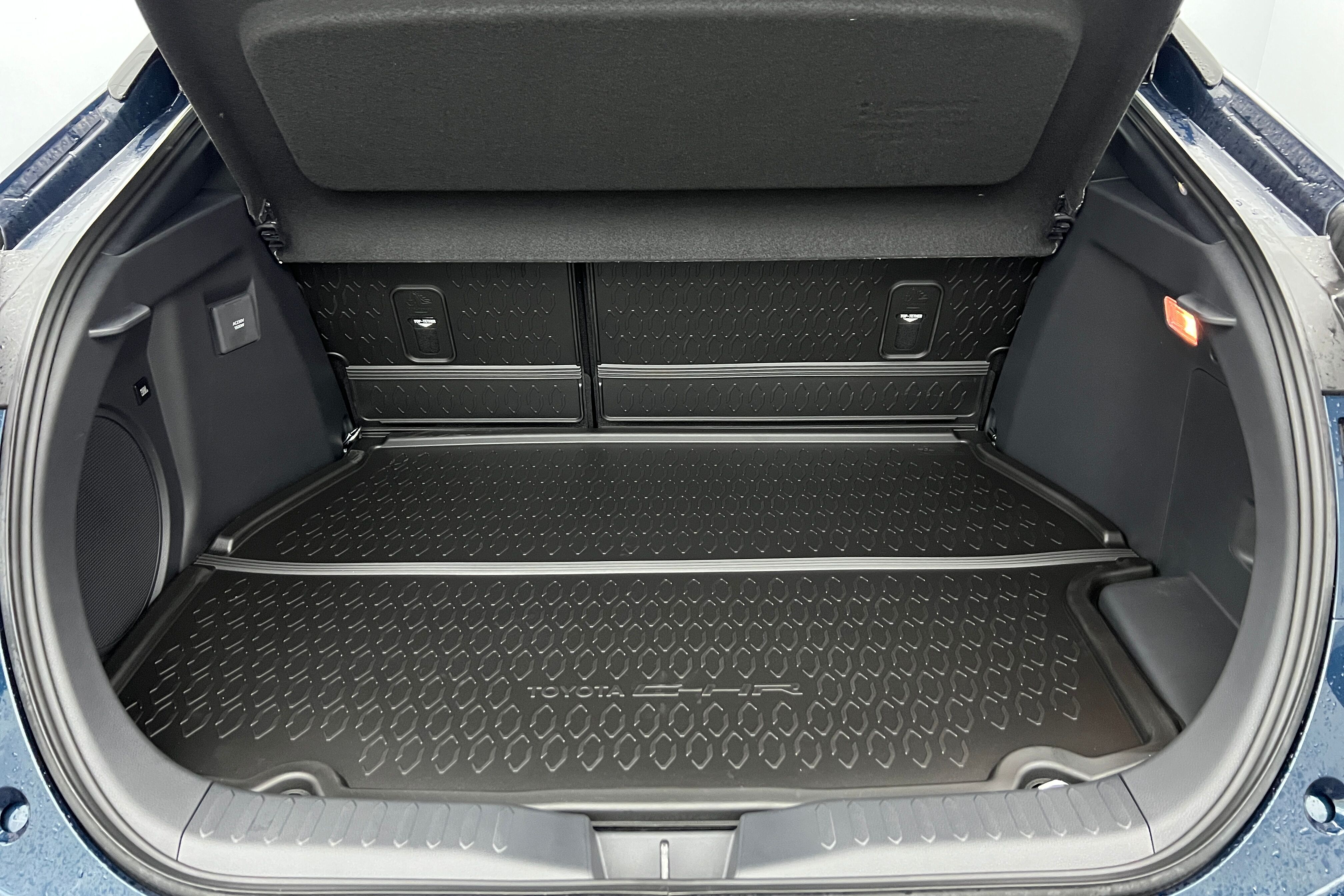 TOYOTA C-HR SUV Hybride rechargeable — photo 18