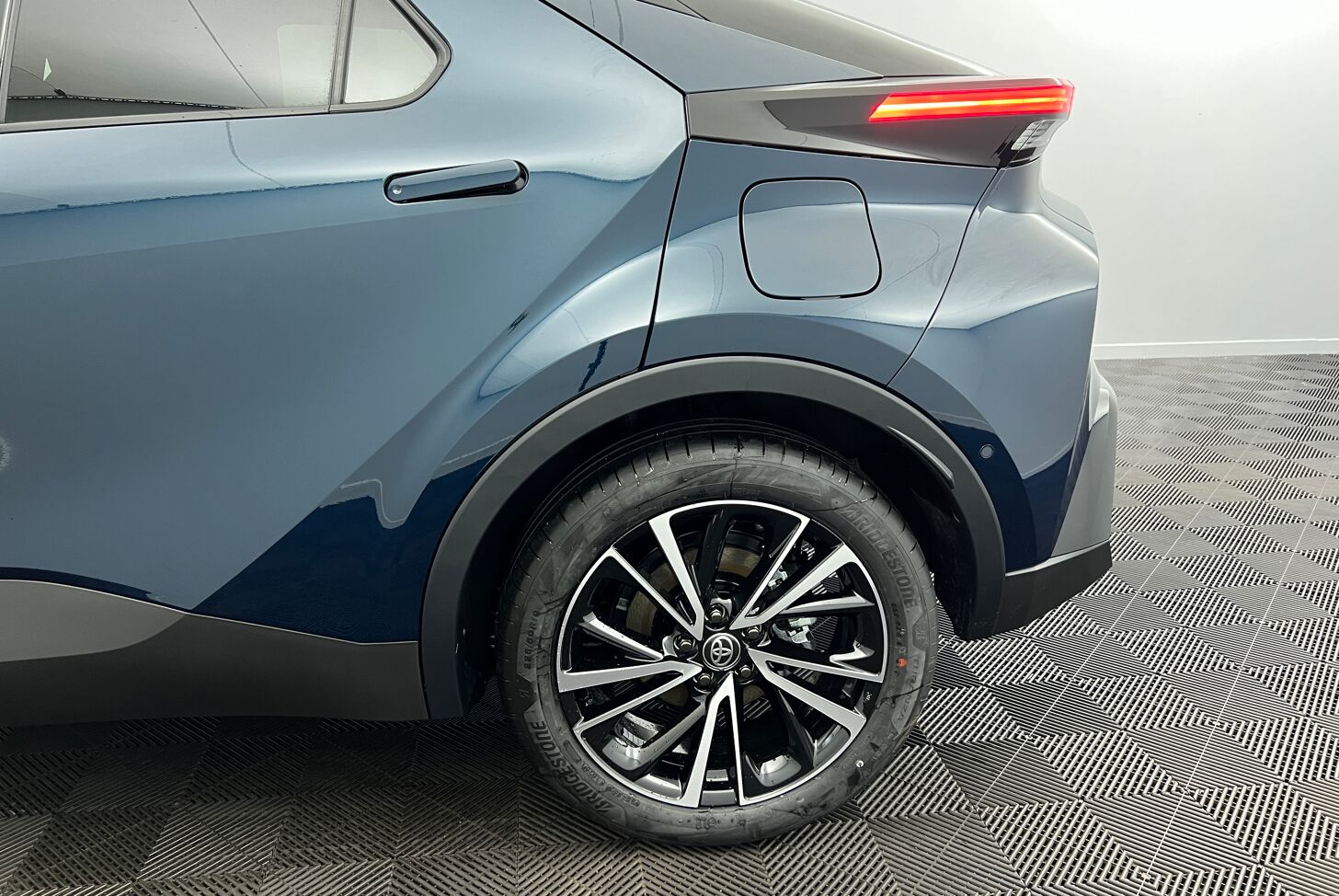 TOYOTA C-HR SUV Hybride rechargeable Essence