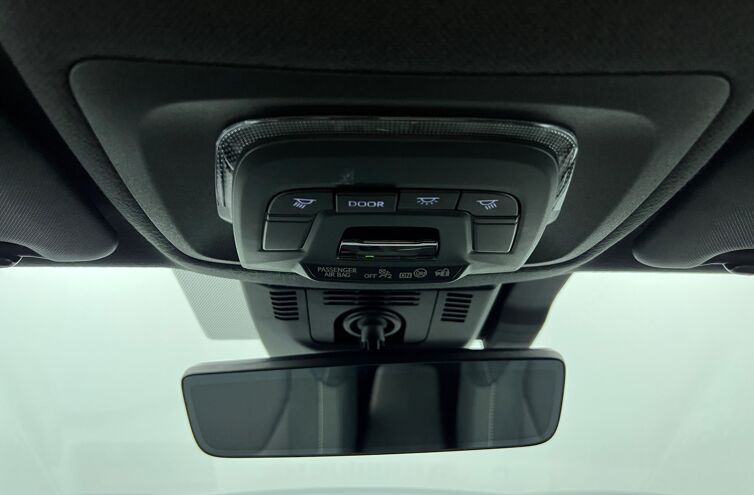 TOYOTA C-HR SUV Hybride rechargeable Essence