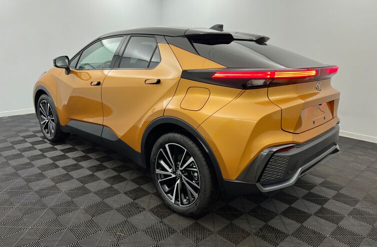 TOYOTA C-HR SUV Hybride rechargeable Essence