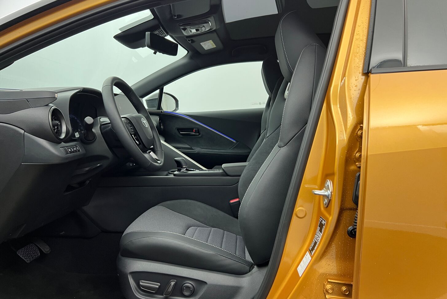 TOYOTA C-HR SUV Hybride rechargeable Essence