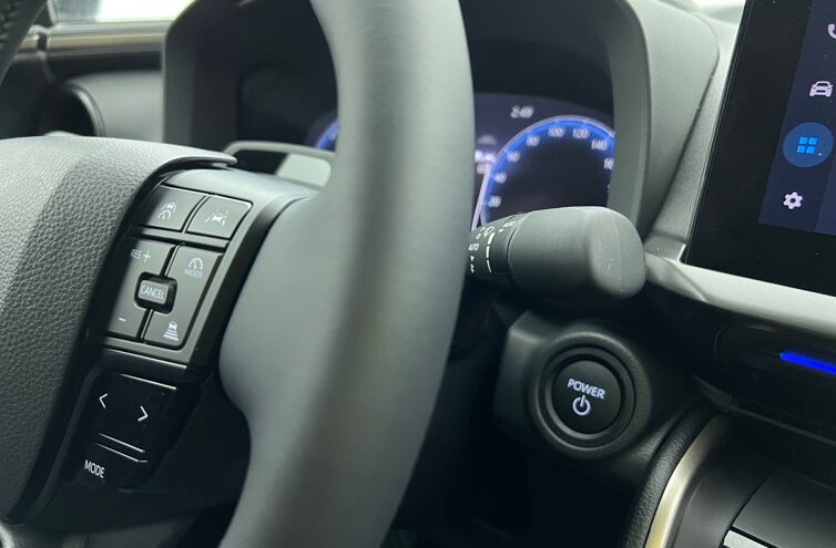 TOYOTA C-HR SUV Hybride rechargeable Essence