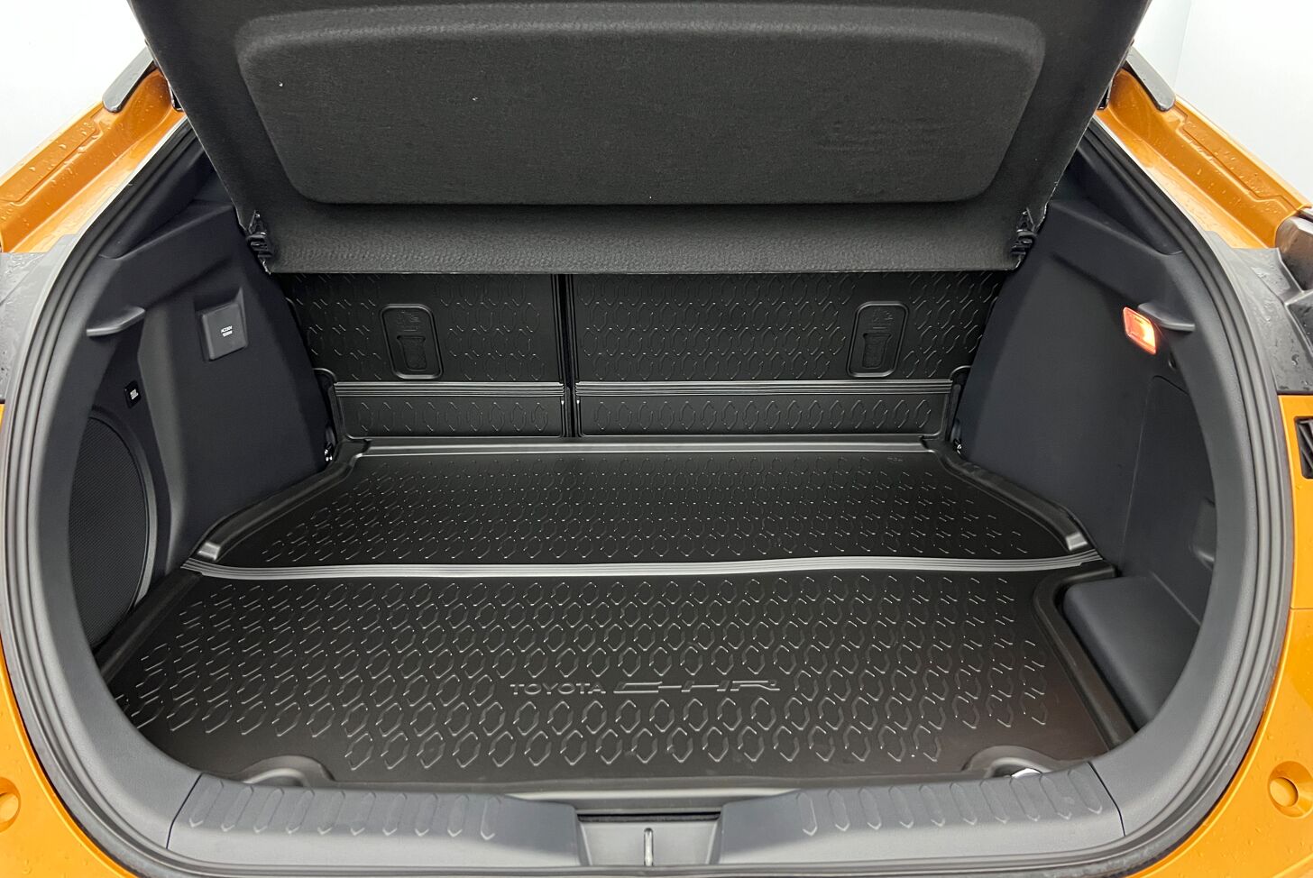 TOYOTA C-HR SUV Hybride rechargeable Essence