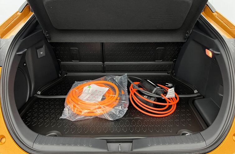 TOYOTA C-HR SUV Hybride rechargeable Essence