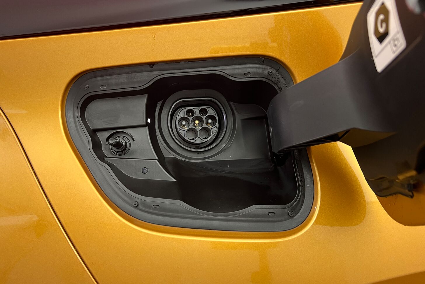 TOYOTA C-HR SUV Hybride rechargeable Essence