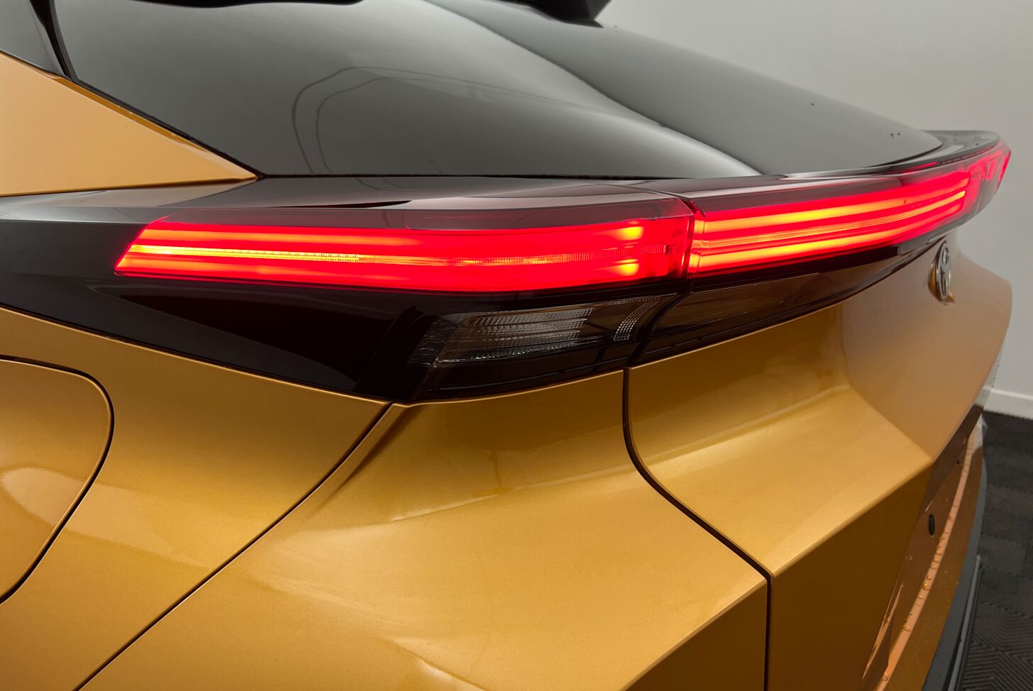 TOYOTA C-HR SUV Hybride rechargeable Essence