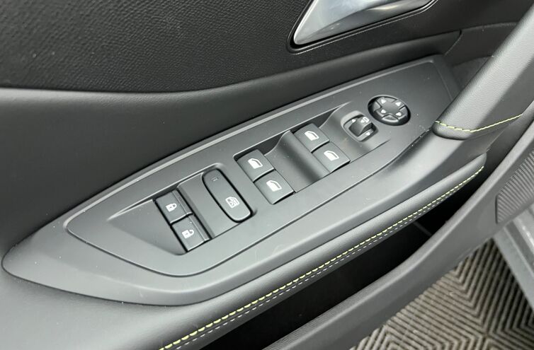 PEUGEOT 308 Berline Diesel 