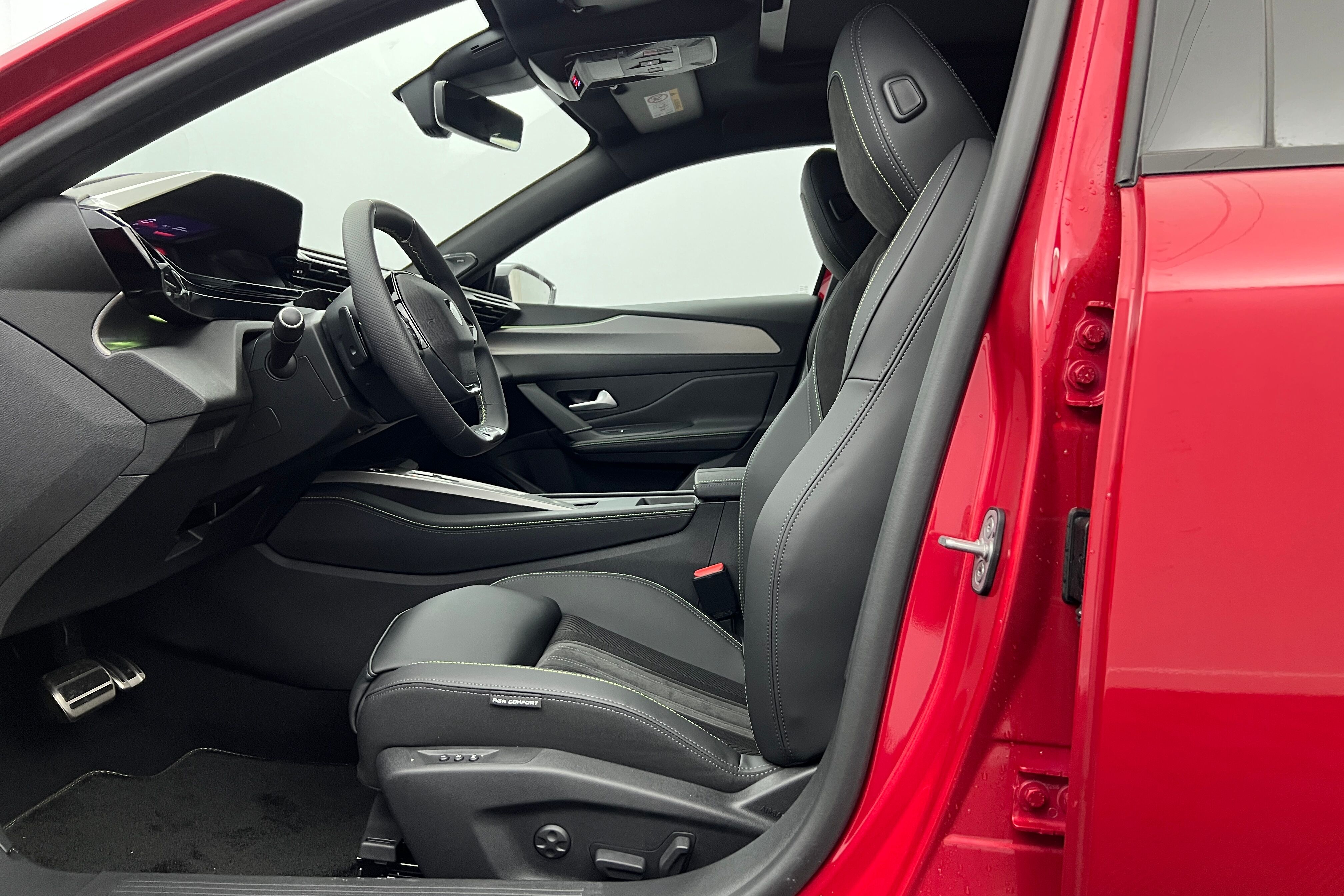 PEUGEOT 308 Berline Diesel — photo 12