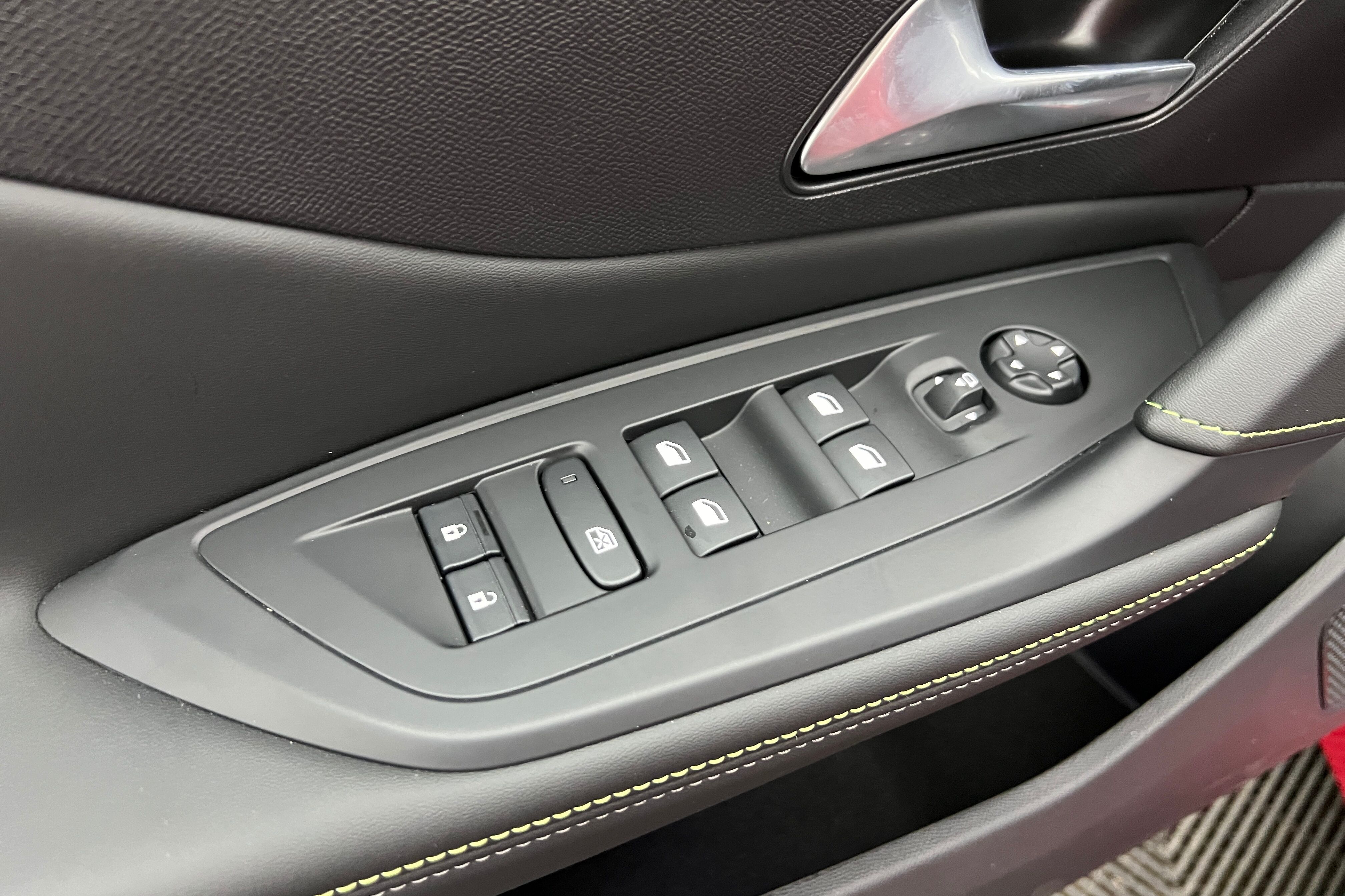 PEUGEOT 308 Berline Diesel — photo 15
