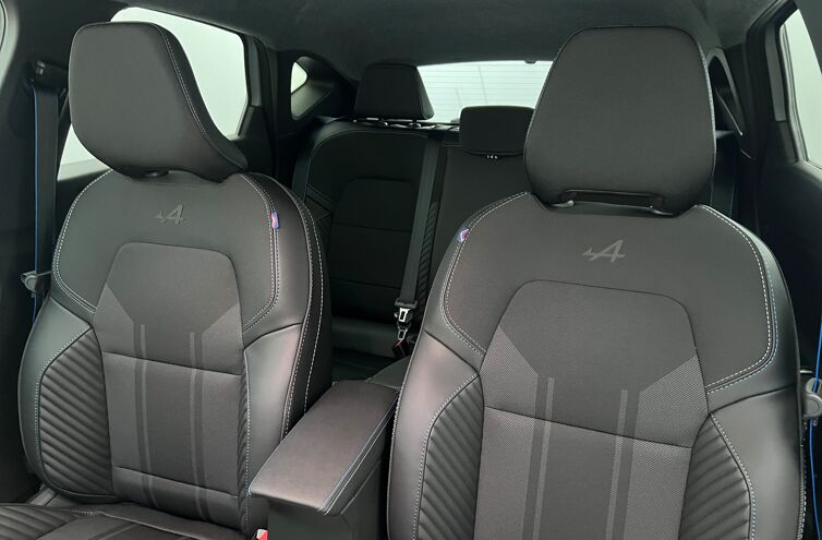 RENAULT Captur SUV Hybride Essence