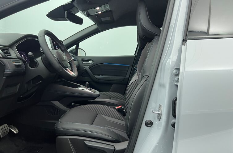 RENAULT Captur SUV Hybride Essence