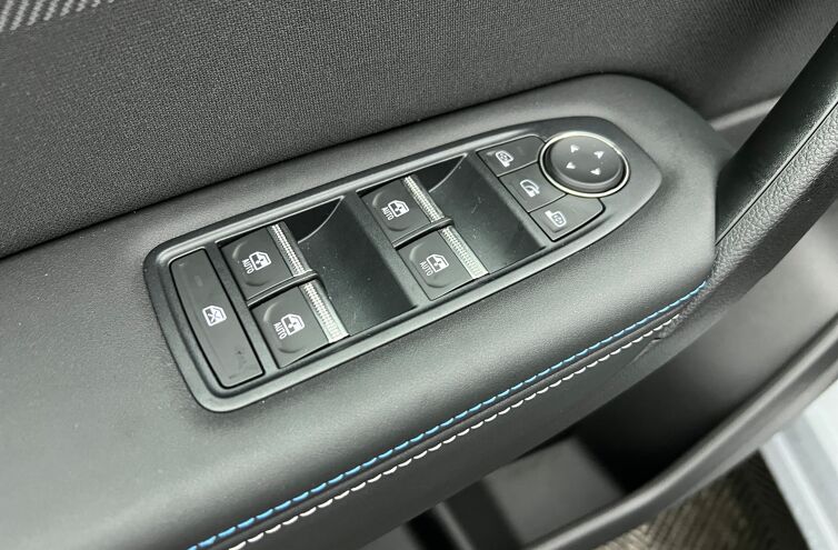 RENAULT Captur SUV Hybride Essence