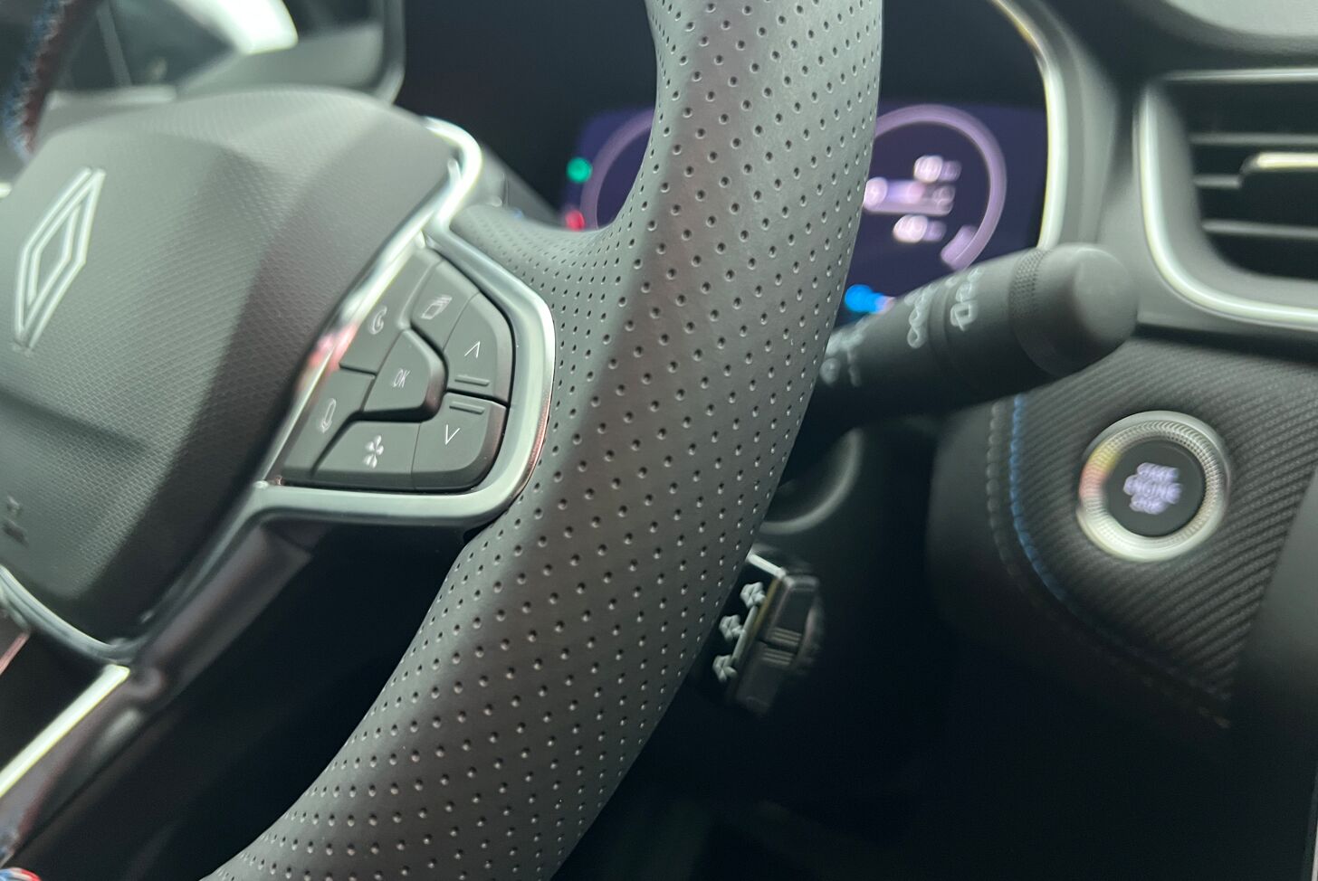 RENAULT Captur SUV Hybride Essence