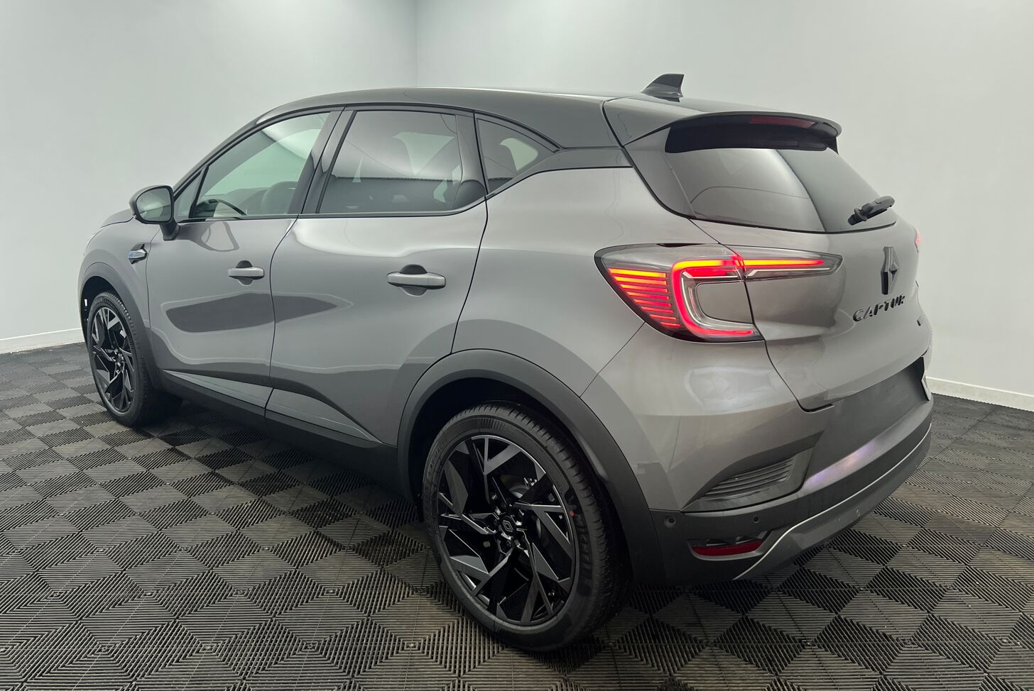 RENAULT Captur SUV Hybride Essence