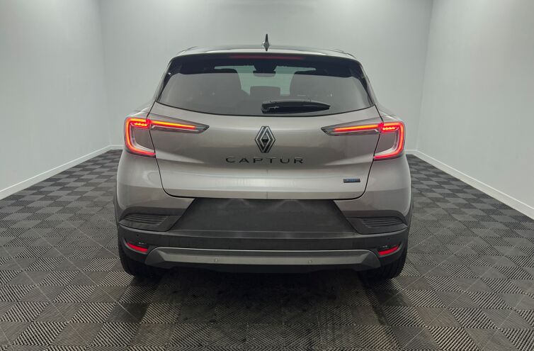 RENAULT Captur SUV Hybride Essence