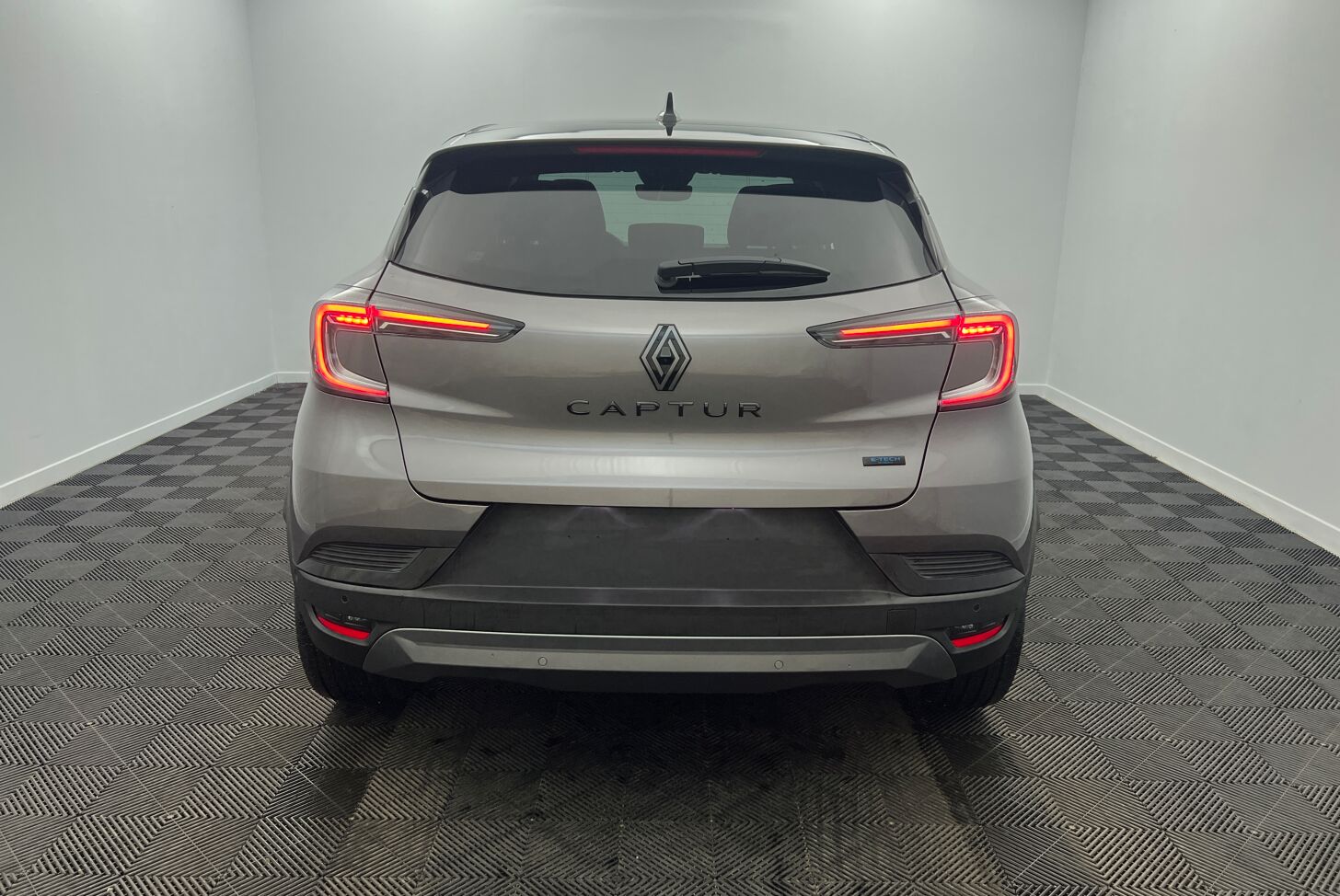 RENAULT Captur SUV Hybride Essence