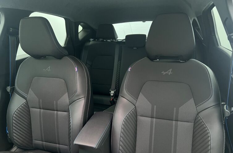 RENAULT Captur SUV Hybride Essence