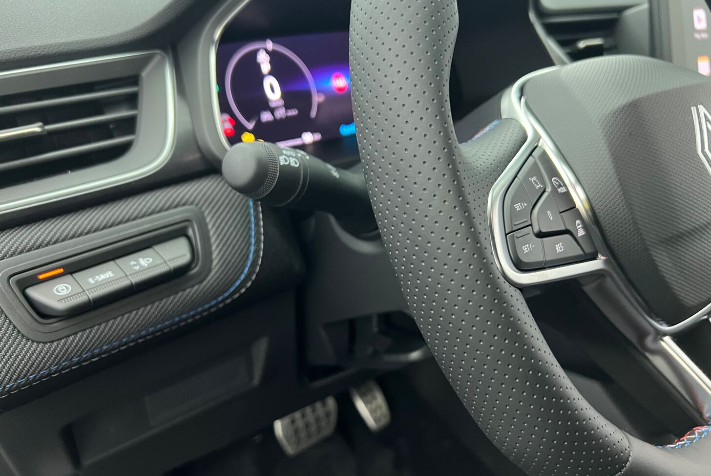 RENAULT Captur SUV Hybride Essence