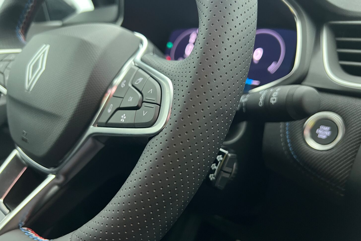 RENAULT Captur SUV Hybride Essence