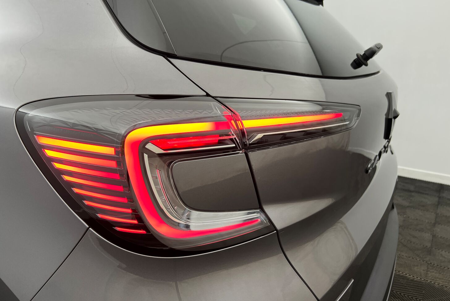 RENAULT Captur SUV Hybride Essence