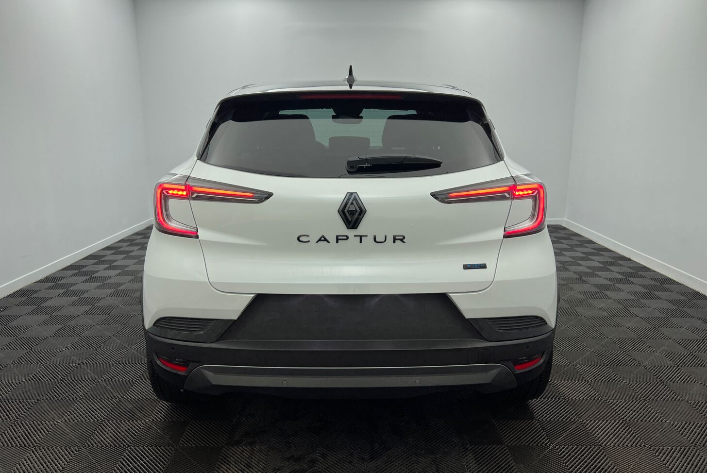 RENAULT Captur SUV Hybride Essence
