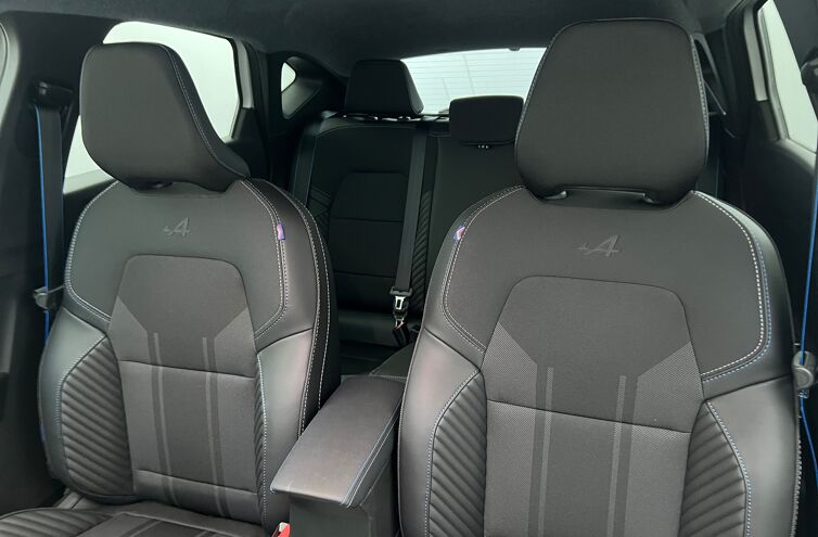 RENAULT Captur SUV Hybride Essence