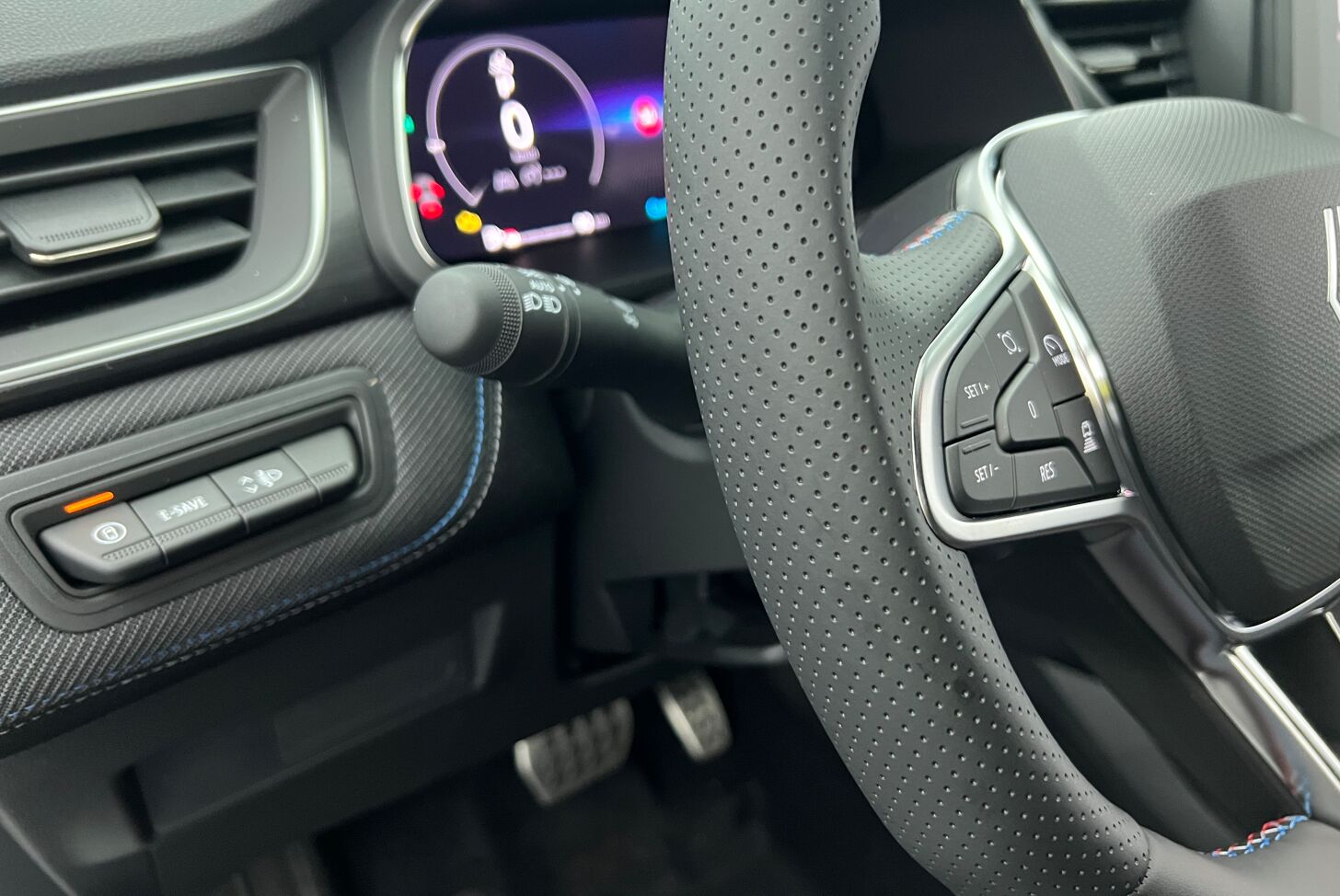 RENAULT Captur SUV Hybride Essence