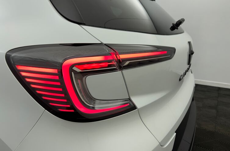 RENAULT Captur SUV Hybride Essence