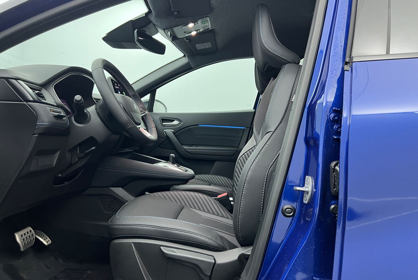 RENAULT Captur SUV Hybride Essence