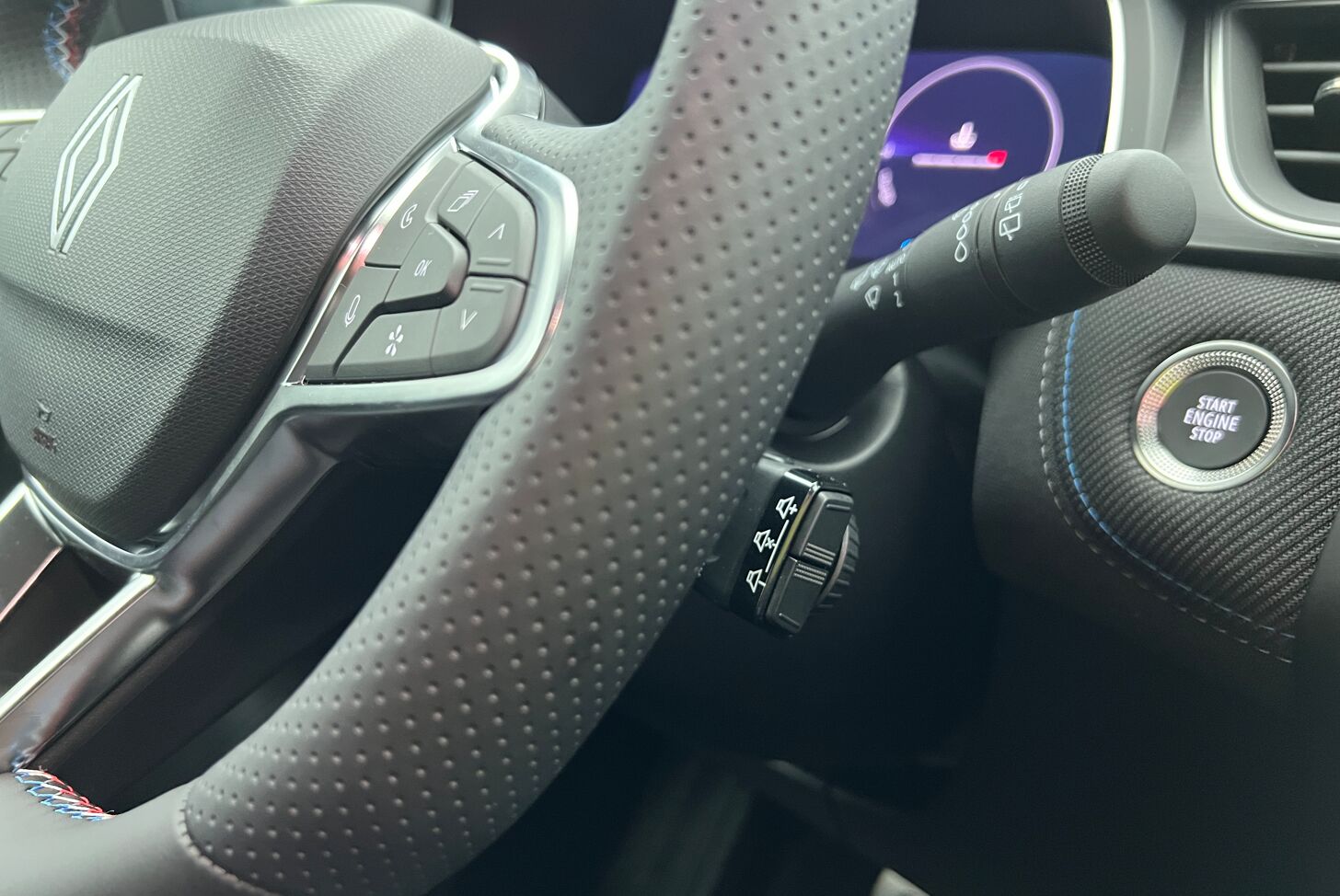 RENAULT Captur SUV Hybride Essence