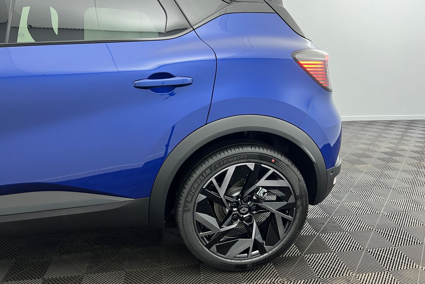 RENAULT Captur SUV Hybride Essence