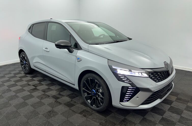 RENAULT Clio Berline Essence 