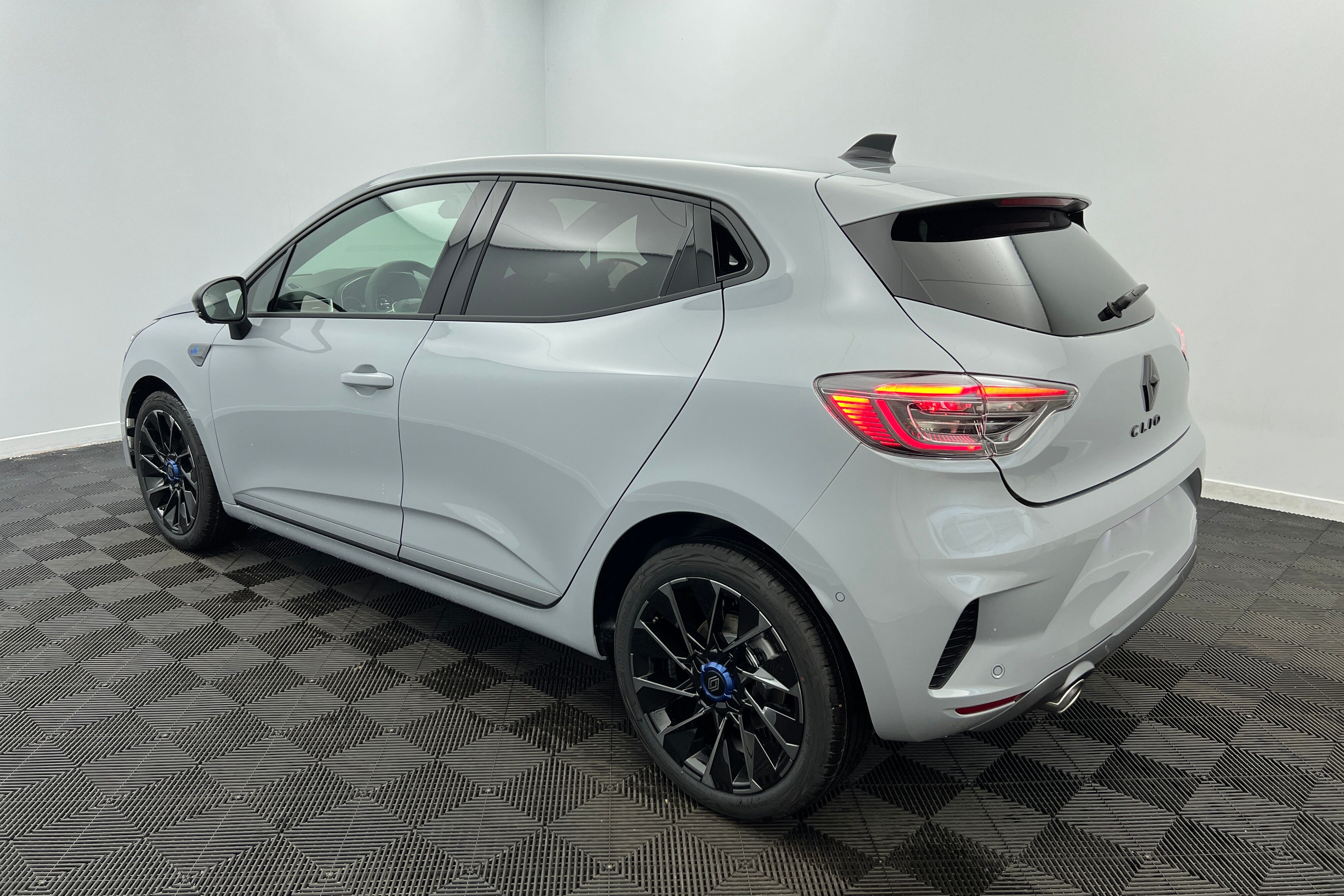 RENAULT Clio Citadine Essence — photo 4
