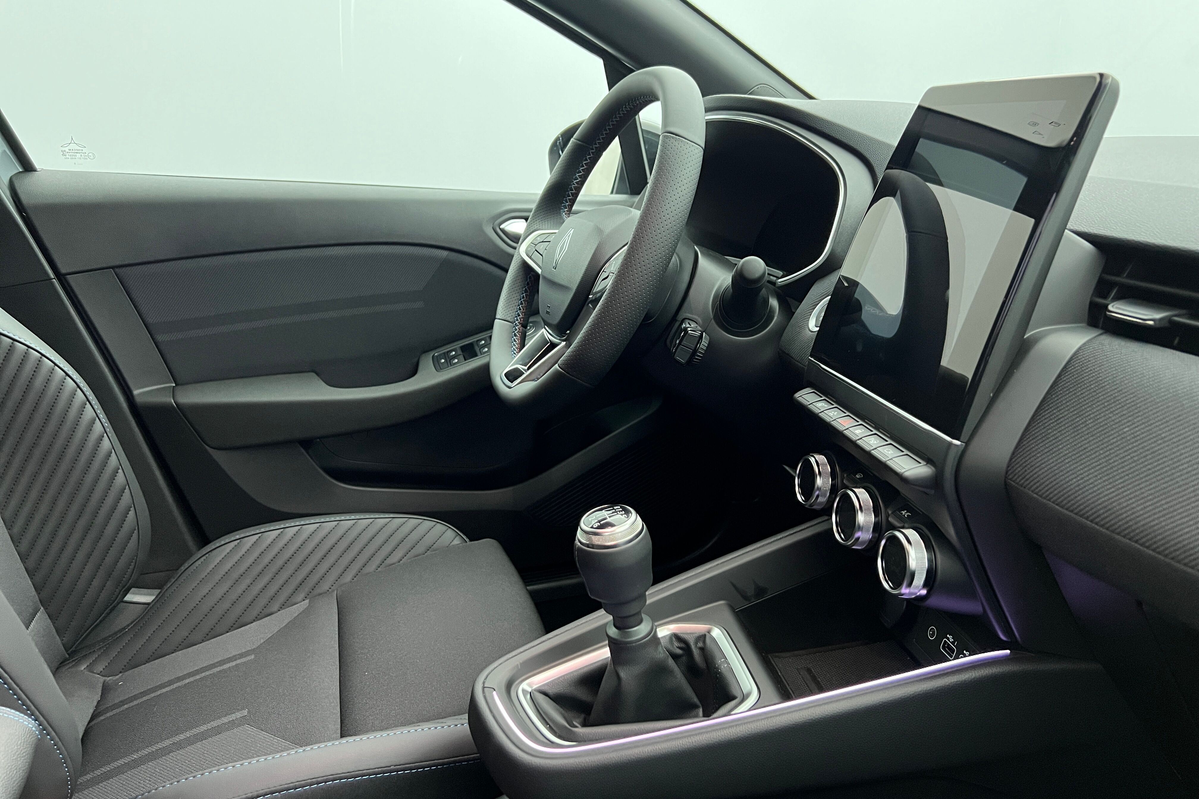 RENAULT Clio Citadine Essence — photo 6