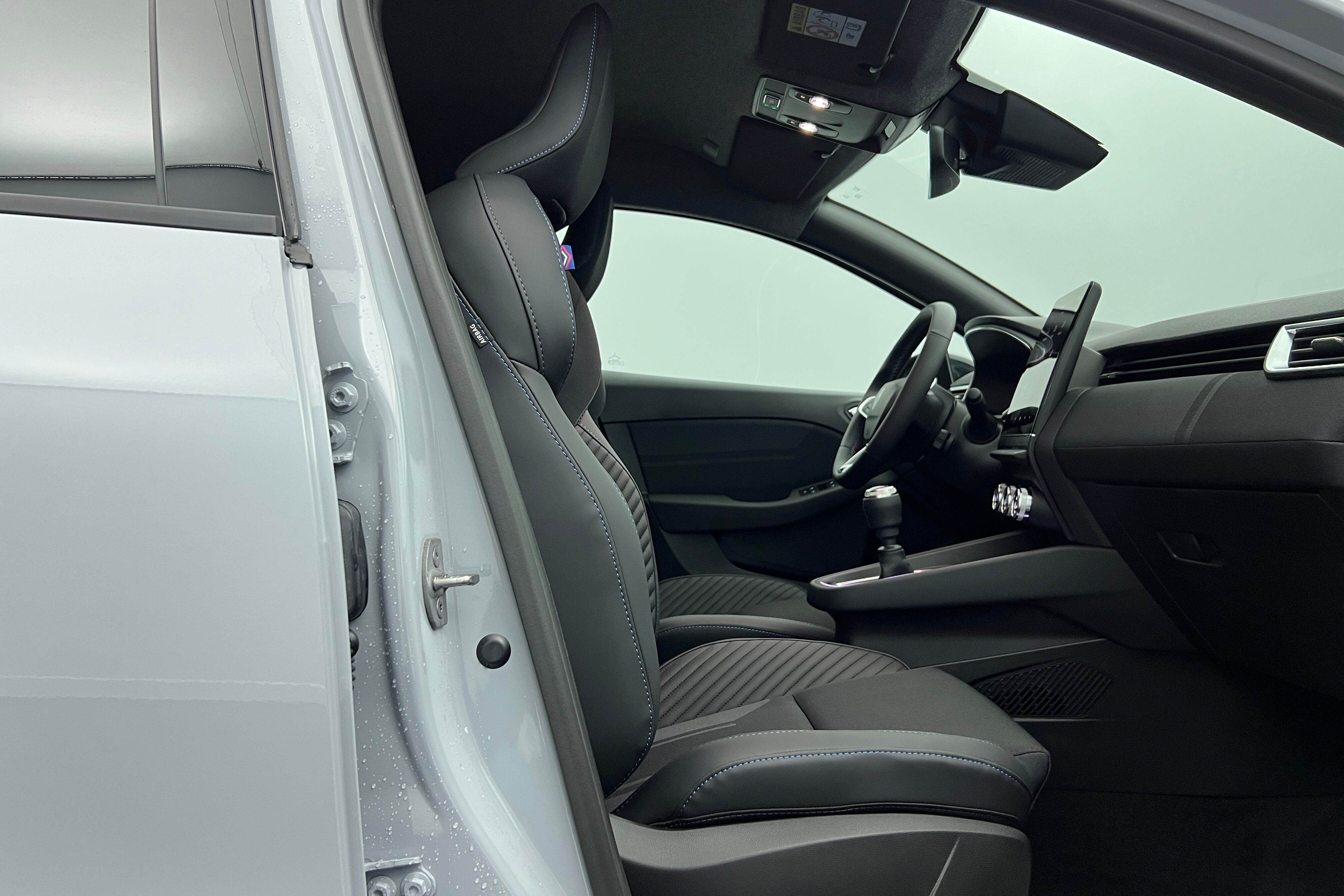 RENAULT Clio Citadine Essence — photo 13